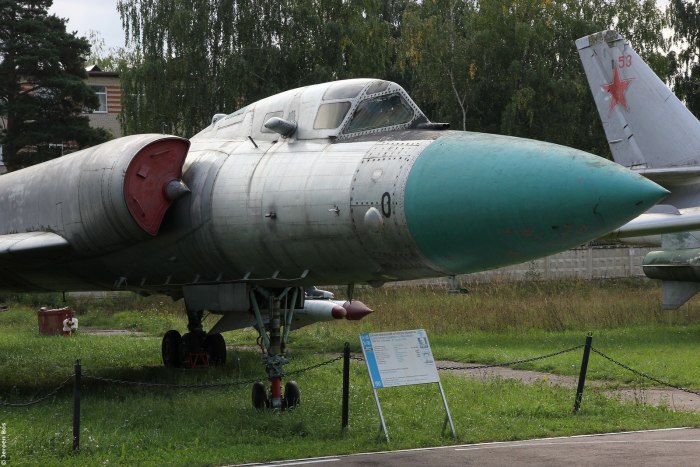 Ту 128 самолет