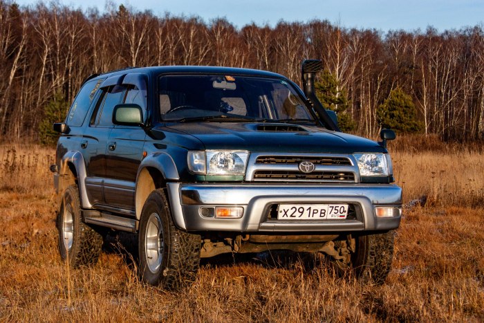 Тойота Hilux Surf