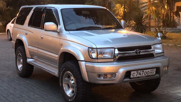 Toyota Hilux Surf 3