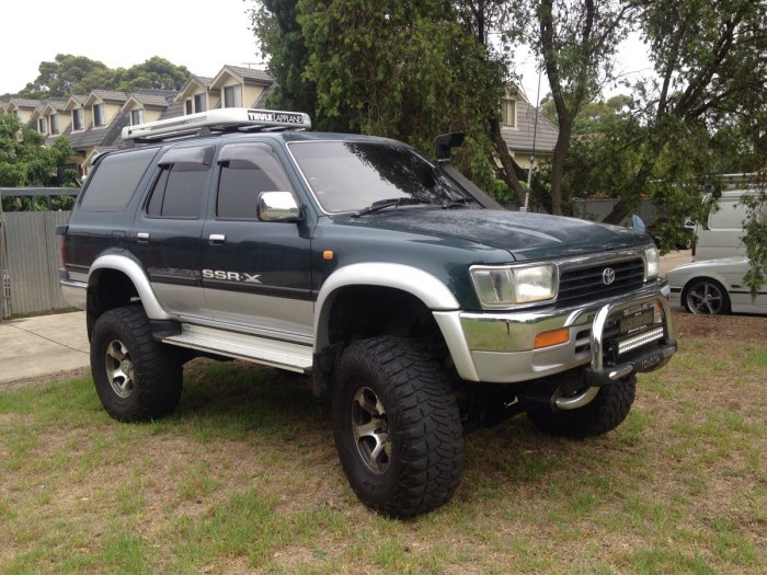 Toyota Hilux Surf Pickup
