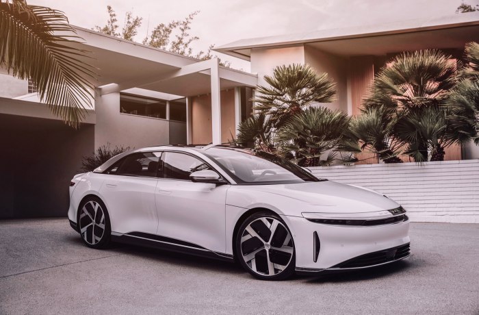 Lucid Air электромобиль