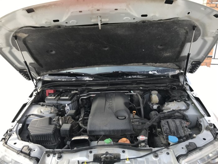 Suzuki Grand Vitara 2008 под капотом