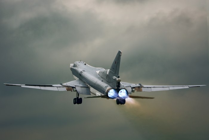 Дальний бомбардировщик ту-22м