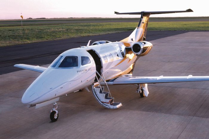 Embraer Phenom 100 салон