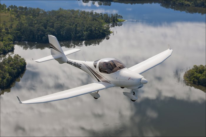 Частный легкомоторный самолет Cessna
