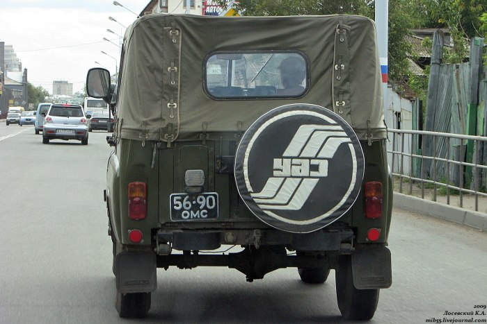 УАЗ военный сзади
