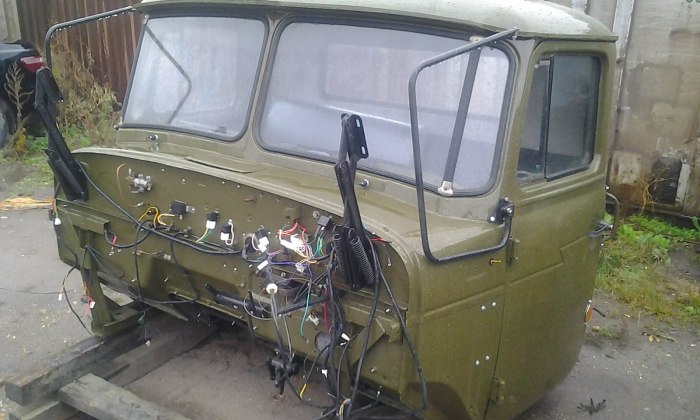 Урал-4320 грузовой в кабине