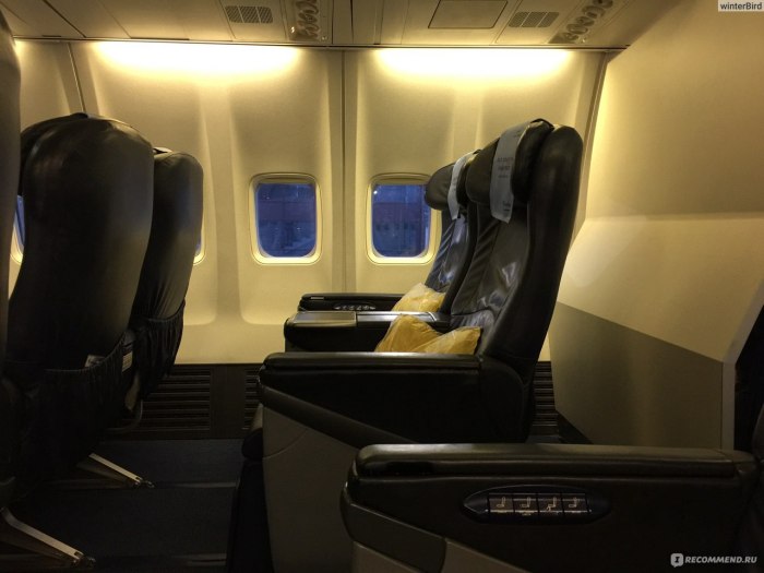 Салон самолета 737-800 Нордстар