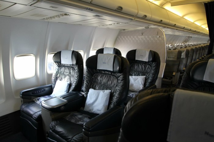 Салон самолета 737-800 Нордстар