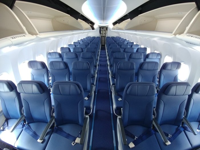Салон самолета 737-800 Нордстар