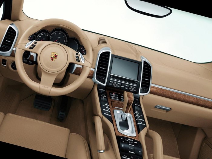 Porsche Cayenne Turbo s 2012 салон