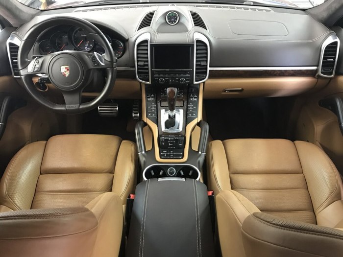 Порше Кайен 958 салон