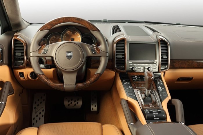 Porsche Cayenne 2012 салон