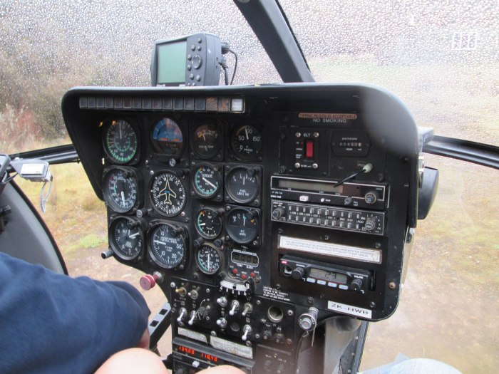 Панель управления вертолета ми-8
