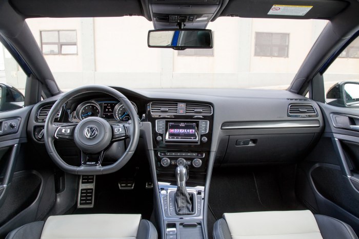 Volkswagen Golf 7 салон