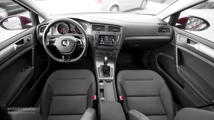 Volkswagen Golf 7 салон