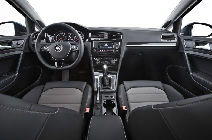 VW Golf 7 салон