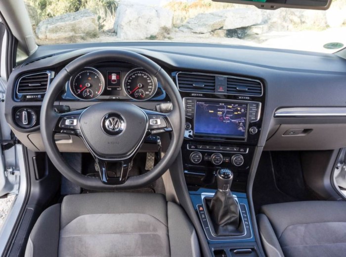 VW Golf 7 салон