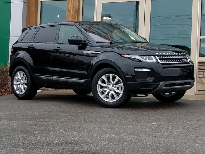 Range Rover Evoque 2021 черный