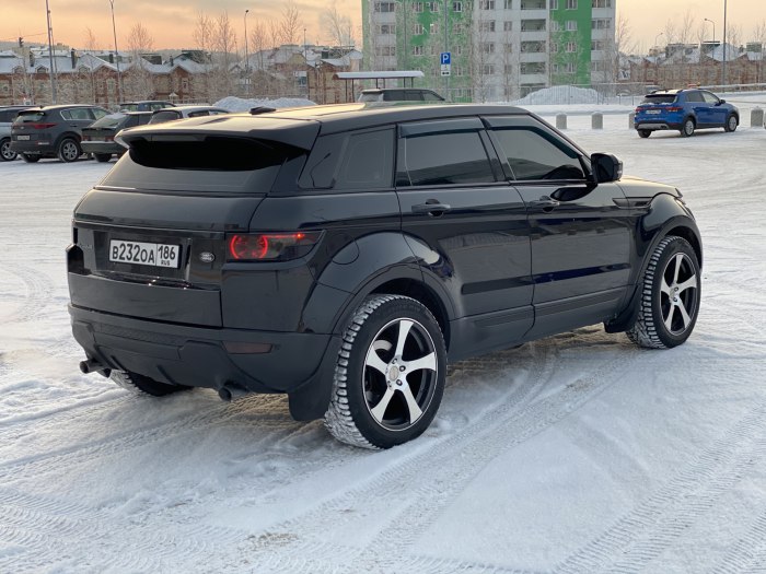 Range Rover Evoque 2022 черный