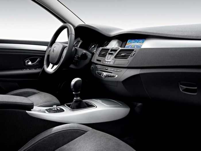 Renault Laguna 3 салон
