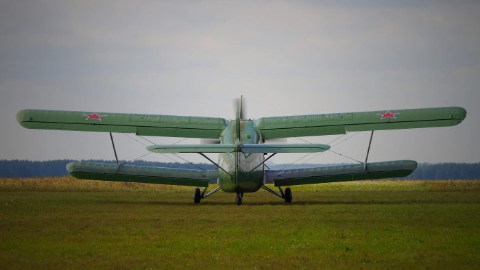 АН 2 бомбардировщик
