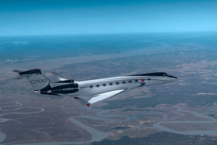 Самолет Gulfstream g700