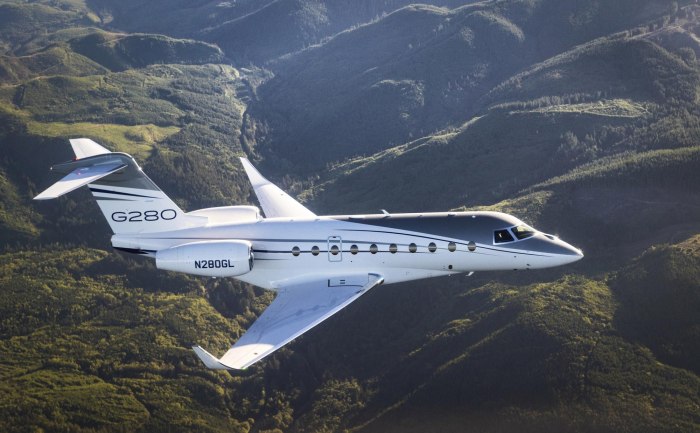 Самолет Gulfstream g700