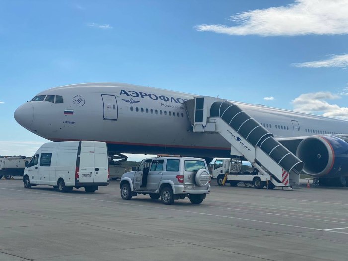 Самолёт Боинг 777 Россия Южно Сахалинск