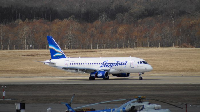 Южно-Сахалинск Хабаровск самолет авиакомпания Якутия