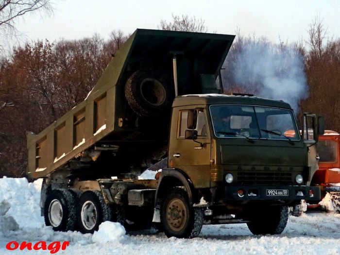 КАМАЗ 55111 армейский