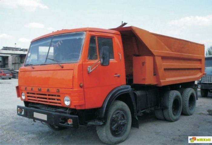 Грузовой самосвал КАМАЗ 5511