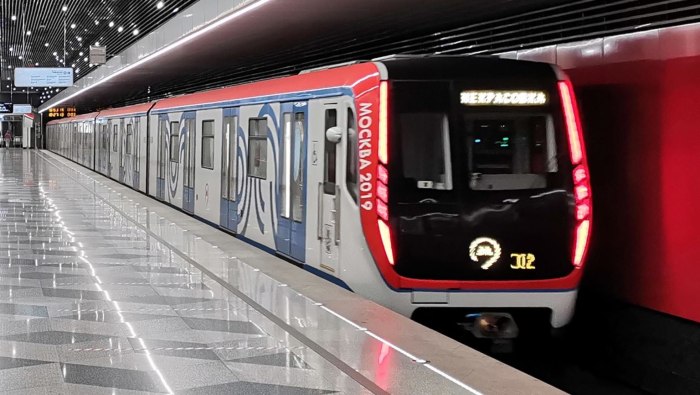 Вагон метро Москва 2019