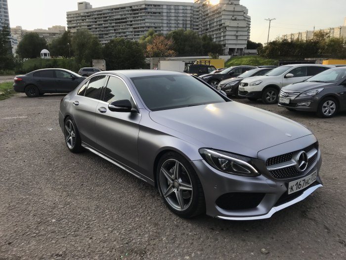 Серый Мерседес w205