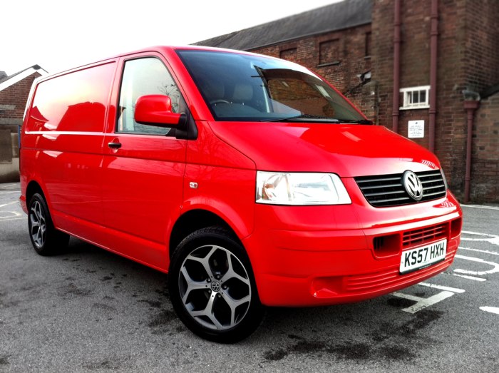 Volkswagen Caravelle t5 красный