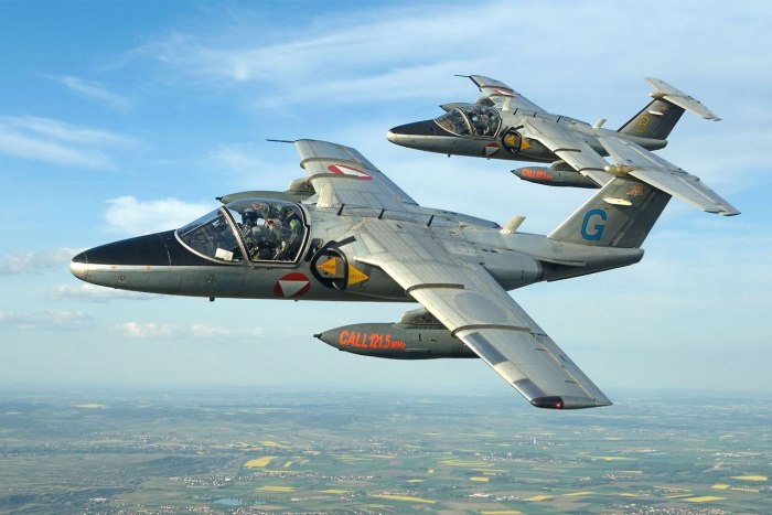 Самолет Saab 105