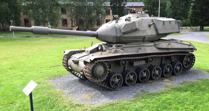 Танк Strv 74