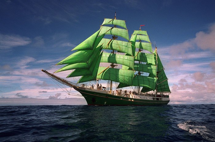 Парусник Alexander von Humboldt