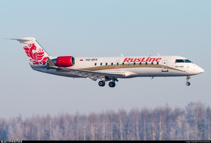 Канадэйр самолет CRJ 200