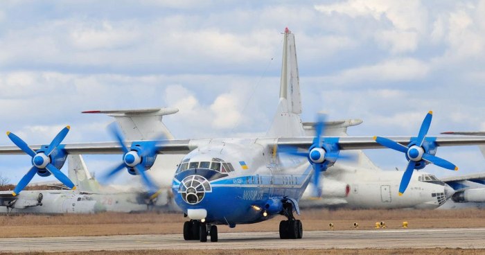 Ан12 самолет
