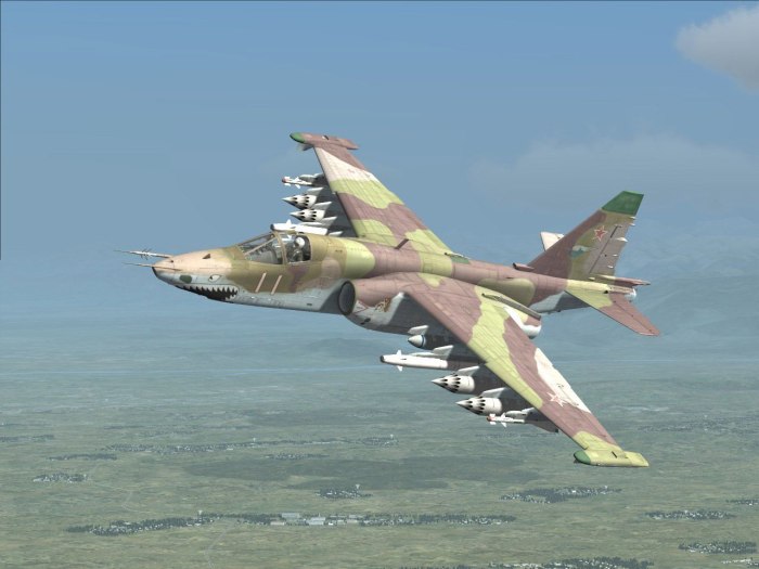 Военный самолет Су 25