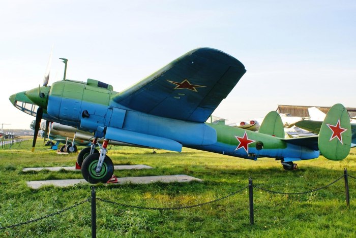 Фронтовой бомбардировщик «103» (ту-2)