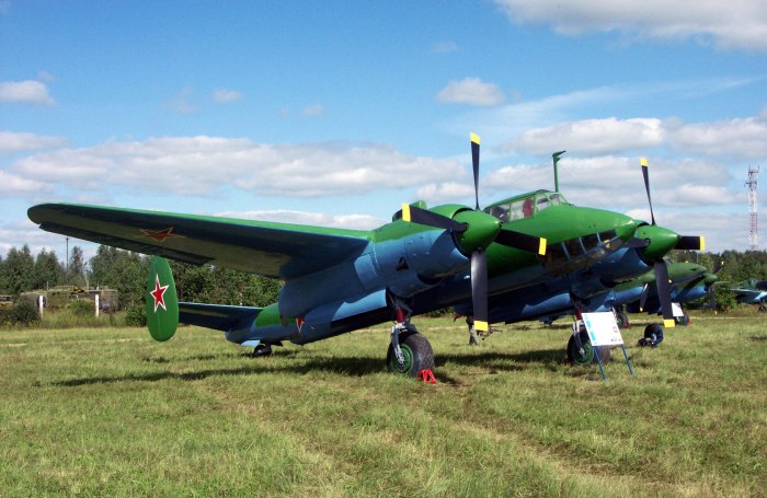 Ту-2 бомбардировщик Туполев