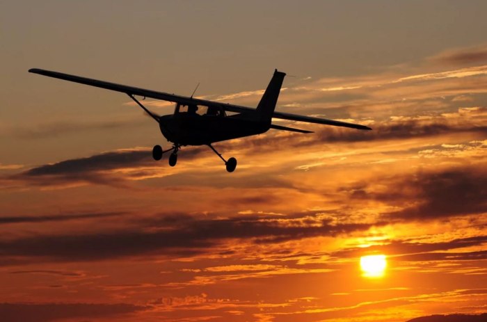 Cessna 172 над небом