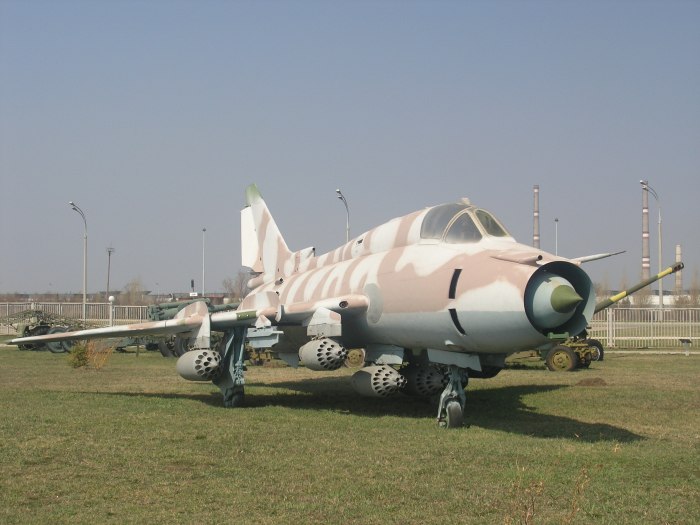 Истребитель-бомбардировщик Су-17м3