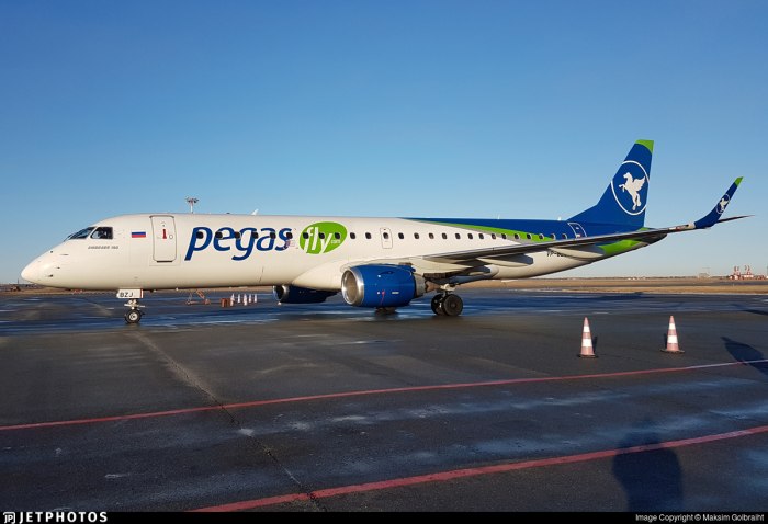 Самолет Embraer ERJ-190