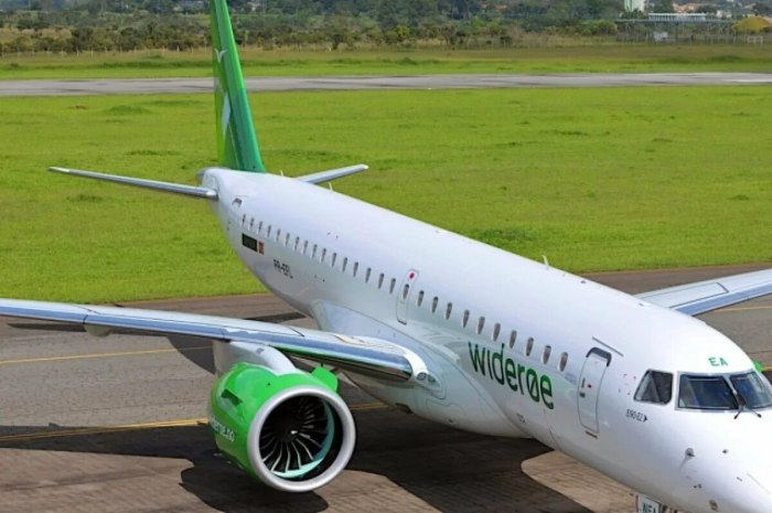 Самолёт Embraer 190