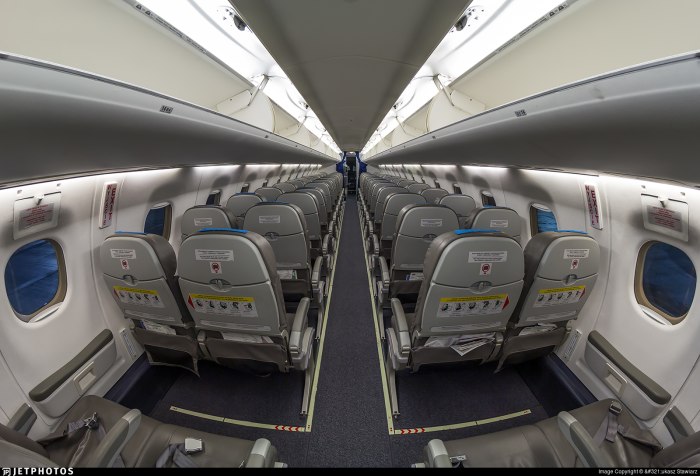 Embraer 190 салон