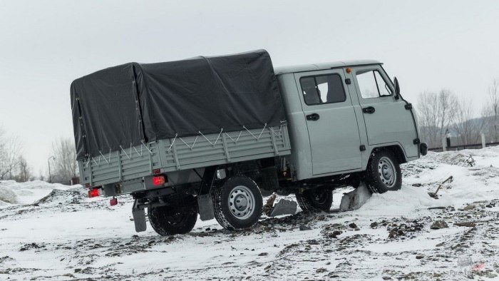 Бортовой УАЗ-390945