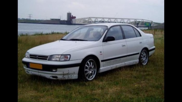 Toyota Carina e
